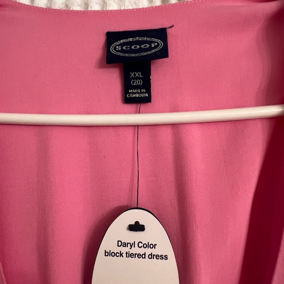 Scoop color block sleeveless dress with side cut outs. - Picture 2 of 6